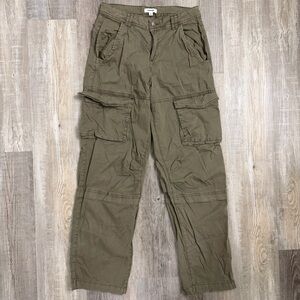 Garage Olive Green Women’s Cargo Pants-size 05 *like NEW*